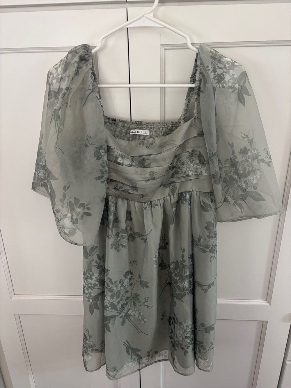 Abercrombie & Fitch Floral Square-Neck Mini Dress in Sage Green - Picture 3 of 3